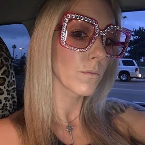 Diff Eyewear Accessories - Cute shades DIFF eyewear Diff Eyewear Accessories - Cute shades DIFF eyewear